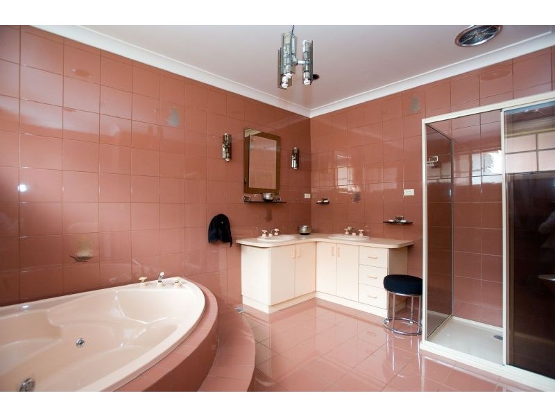 27 Elizabeth Street, Westmeadows VIC 3049