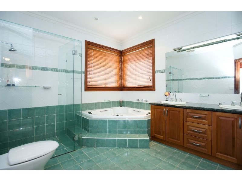 7 Casablanca Court, Greenvale VIC 3059