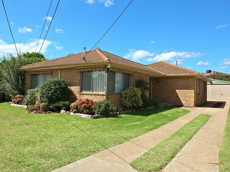 5 Neath Close, Gladstone Park VIC 3043
