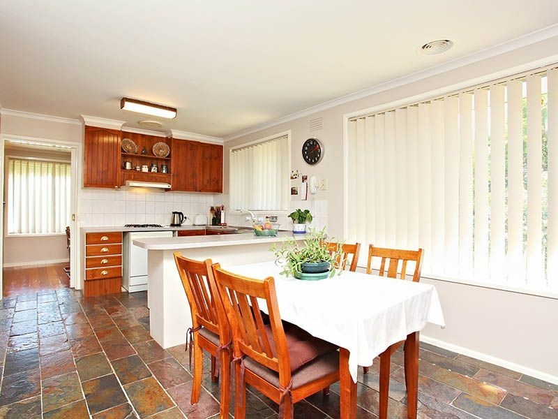 5 Neath Close, Gladstone Park VIC 3043