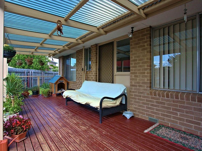 5 Neath Close, Gladstone Park VIC 3043