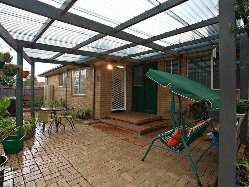 38 Linacre Crescent, Gladstone Park VIC 3043