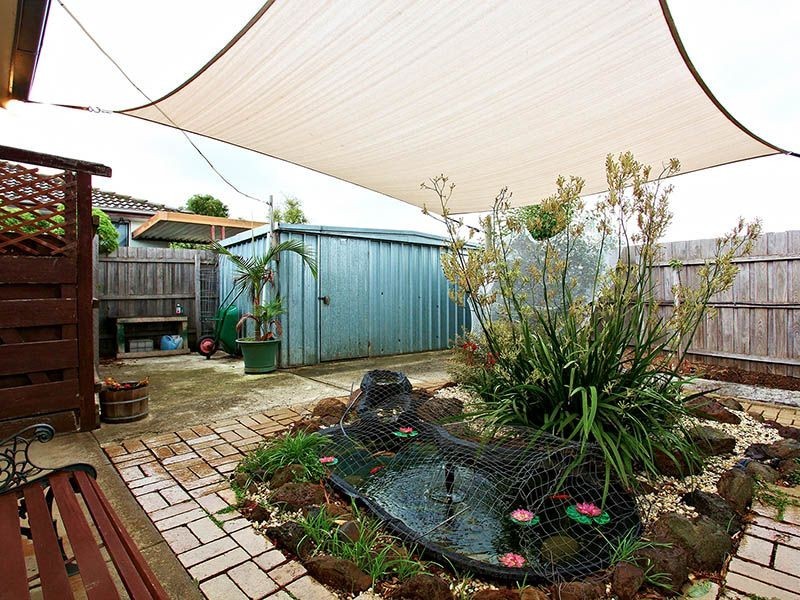 38 Linacre Crescent, Gladstone Park VIC 3043