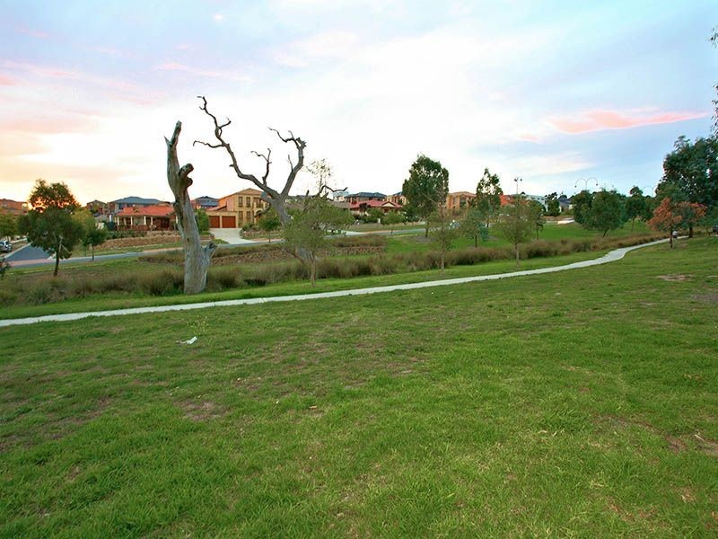 8 Annadale Mews, Greenvale VIC 3059