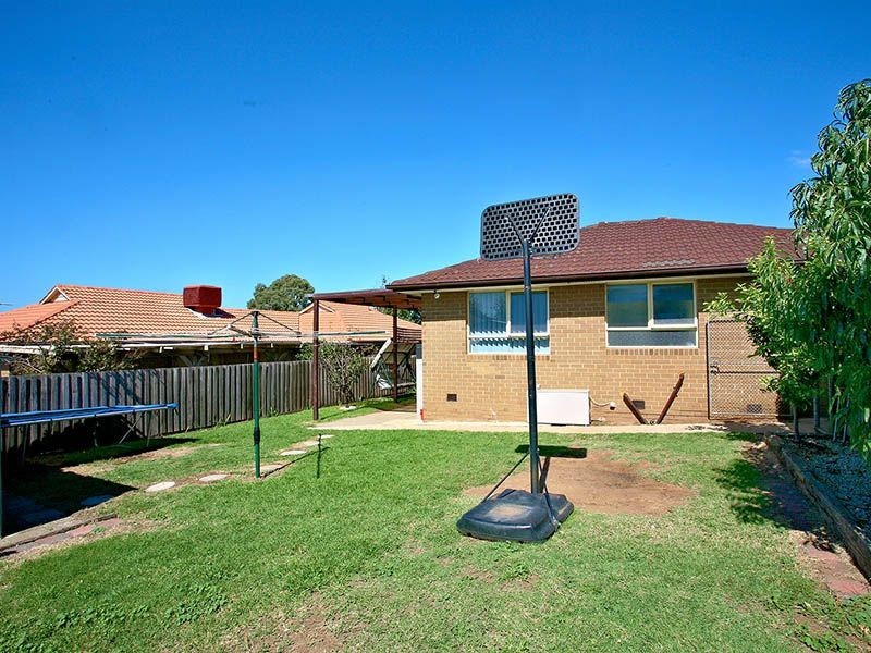 43 North Circular Road, Gladstone Park VIC 3043