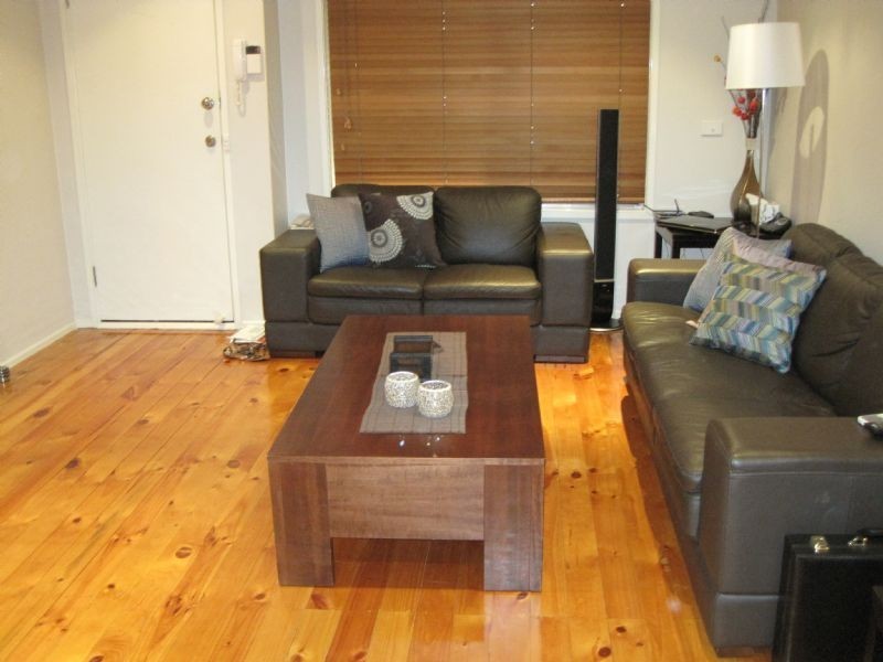 4/27 Broadmeadows Road, Tullamarine VIC 3043