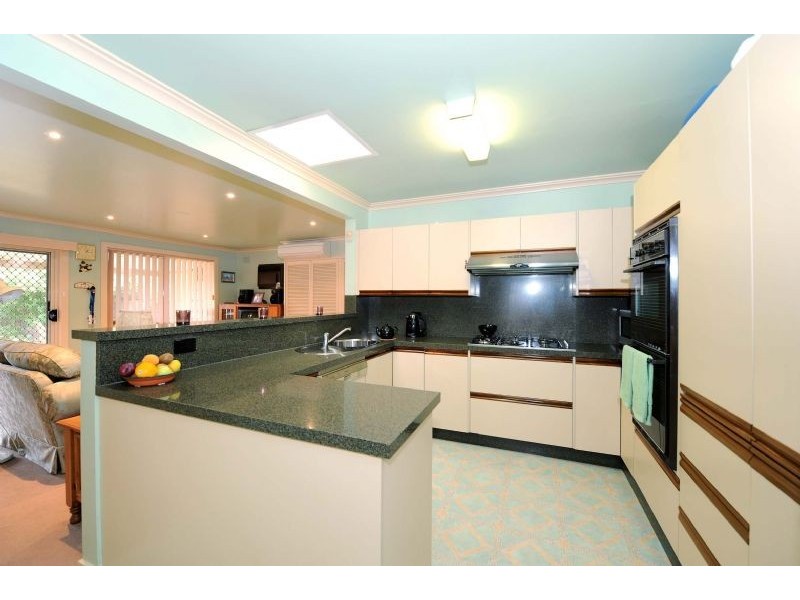 6 Archer Court, Gladstone Park VIC 3043