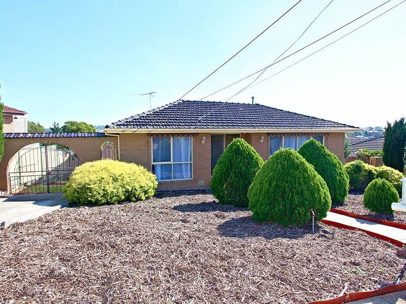 26 Nigel Crescent, Gladstone Park VIC 3043