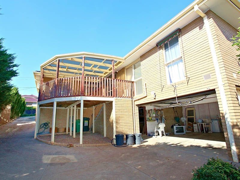 26 Nigel Crescent, Gladstone Park VIC 3043