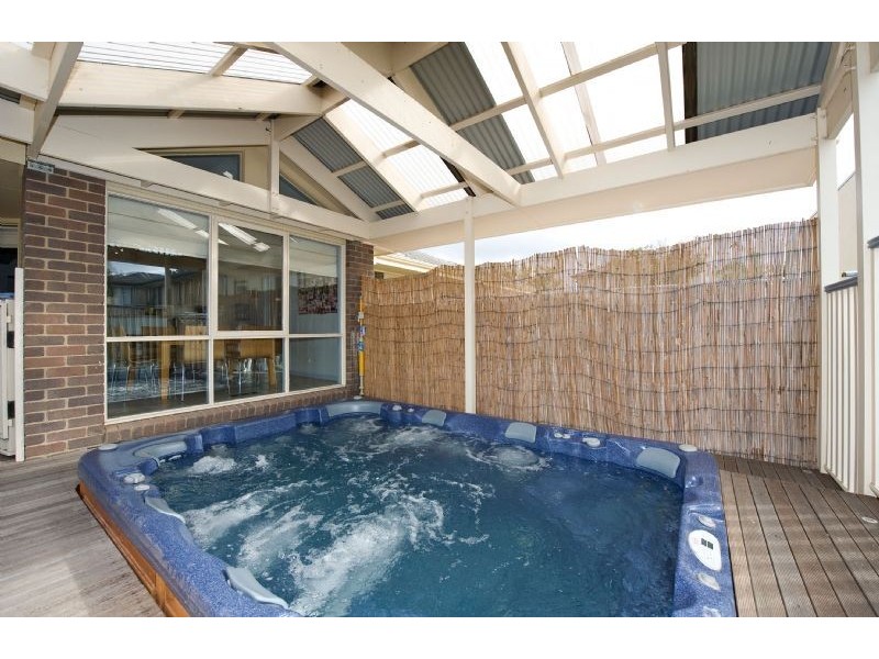 3 Blacksmith Drive, Attwood VIC 3049