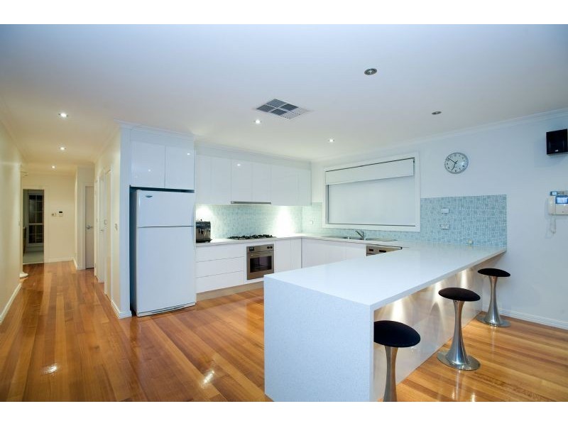 8 Kirkwell Court, Greenvale VIC 3059