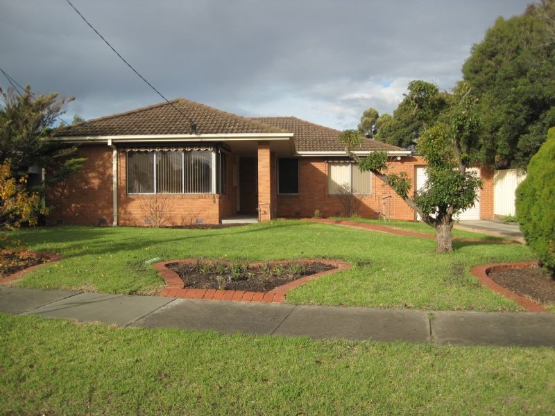10 Dudley Street, Gladstone Park VIC 3043