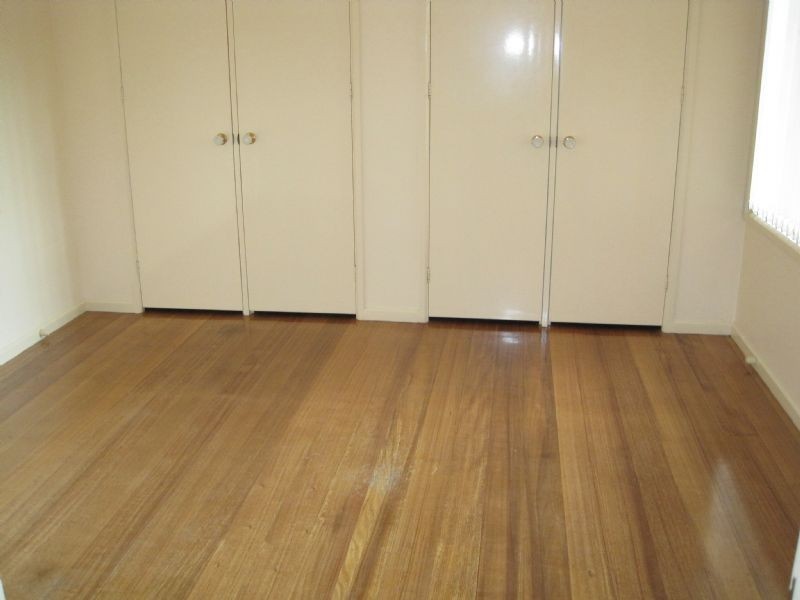 10 Dudley Street, Gladstone Park VIC 3043