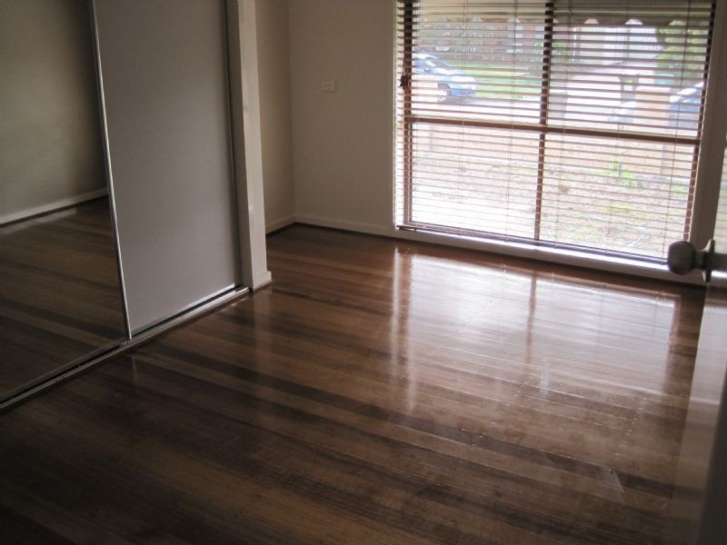 18 Cassandra Drive, Gladstone Park VIC 3043