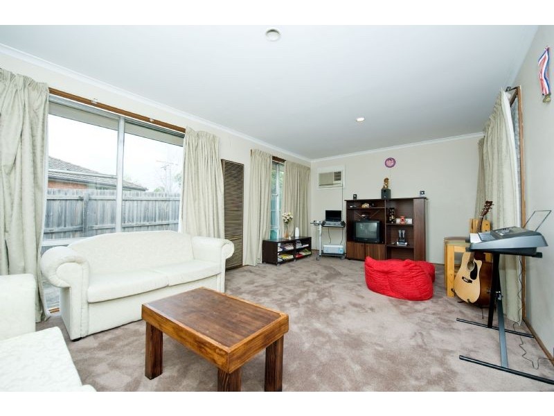 47 Snaefell Crescent, Gladstone Park VIC 3043