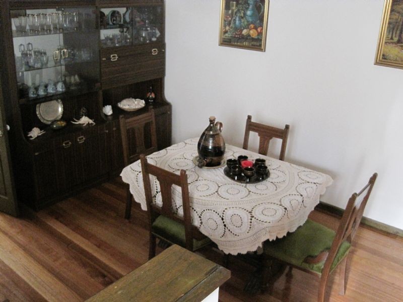 18 Henley Drive, Gladstone Park VIC 3043