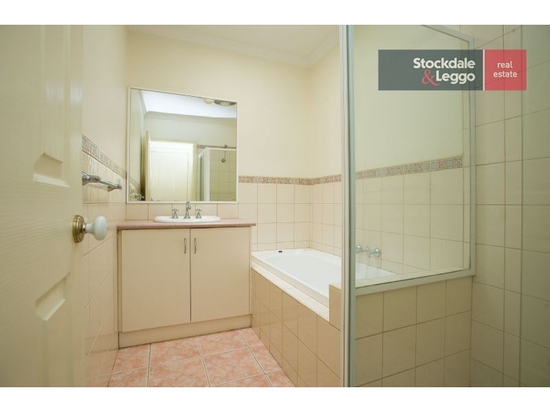 4/70 Broadmeadows Rd, Tullamarine VIC 3043
