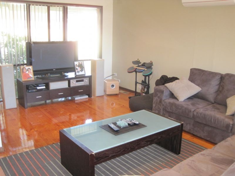 4 Elray Court, Tullamarine VIC 3043