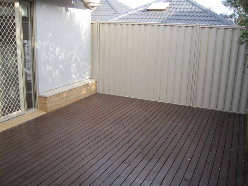 2/24 Wills Street, Westmeadows VIC 3049