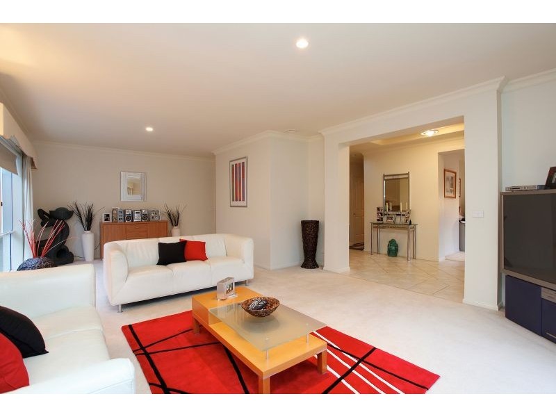 14 Gatehouse Drive, Attwood VIC 3049