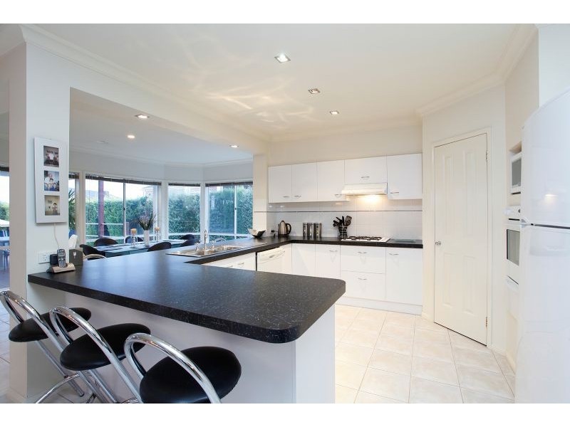 14 Gatehouse Drive, Attwood VIC 3049