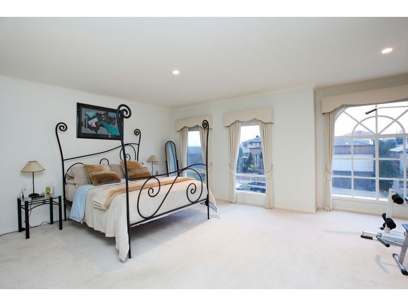 14 Gatehouse Drive, Attwood VIC 3049