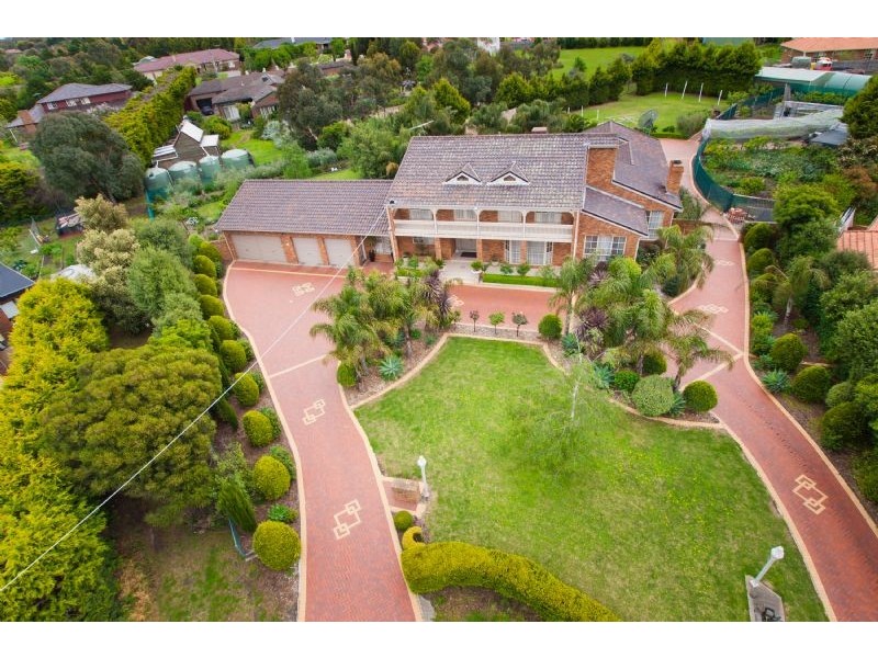 16 Inverness Mews, Greenvale VIC 3059