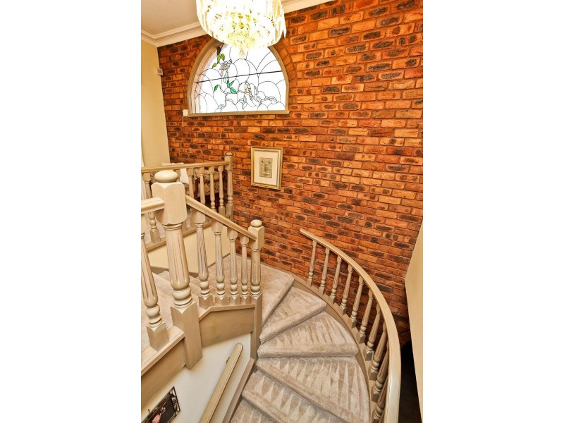 16 Inverness Mews, Greenvale VIC 3059