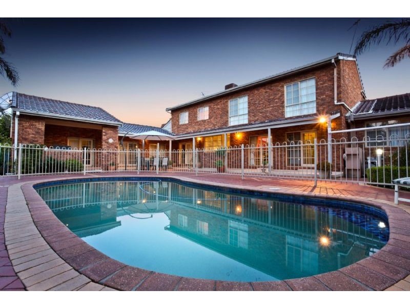 16 Inverness Mews, Greenvale VIC 3059