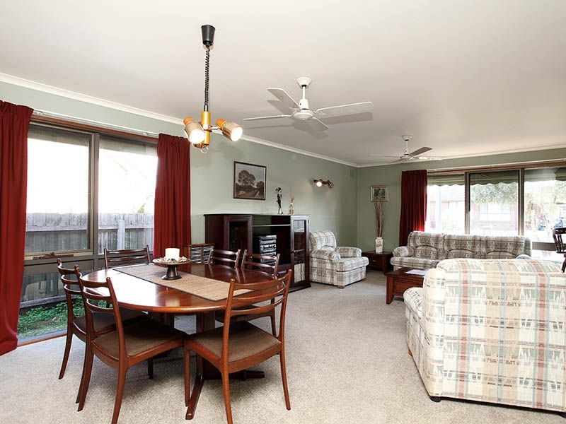 9 Tecoma Court, Gladstone Park VIC 3043