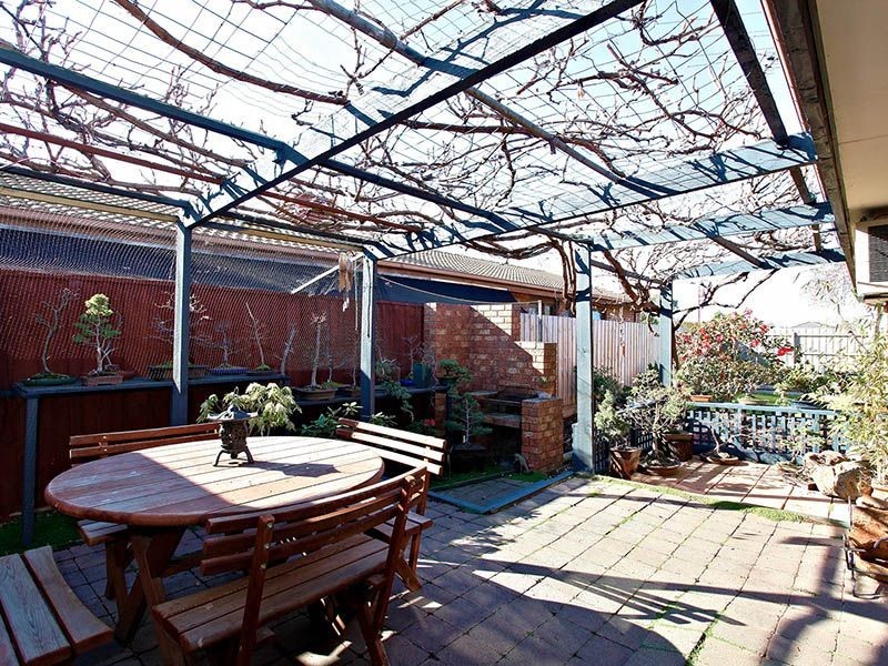 9 Tecoma Court, Gladstone Park VIC 3043