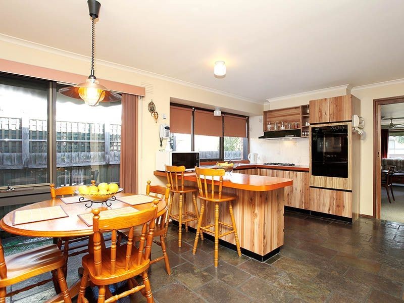 9 Tecoma Court, Gladstone Park VIC 3043