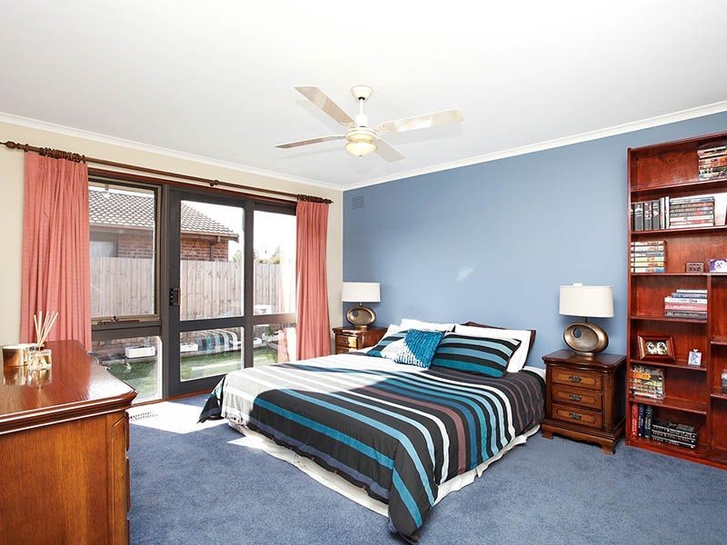 9 Tecoma Court, Gladstone Park VIC 3043
