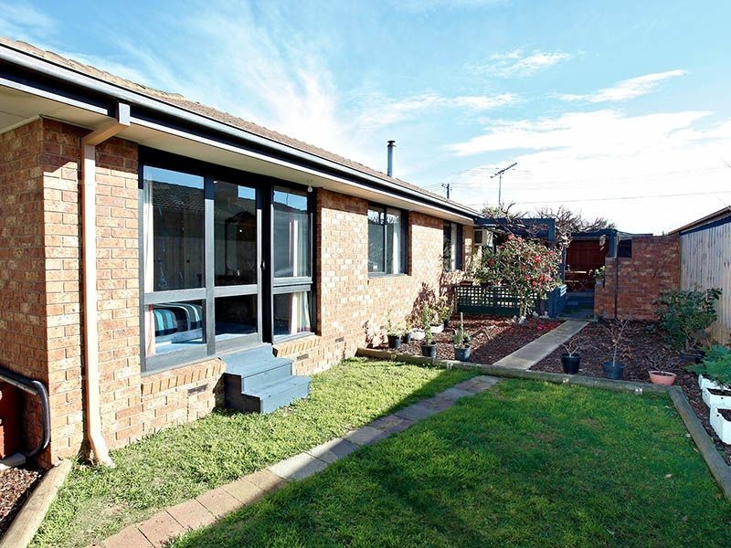 9 Tecoma Court, Gladstone Park VIC 3043
