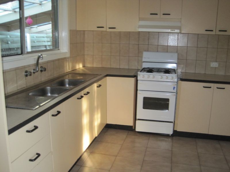 44 Katrina Drive, Gladstone Park VIC 3043