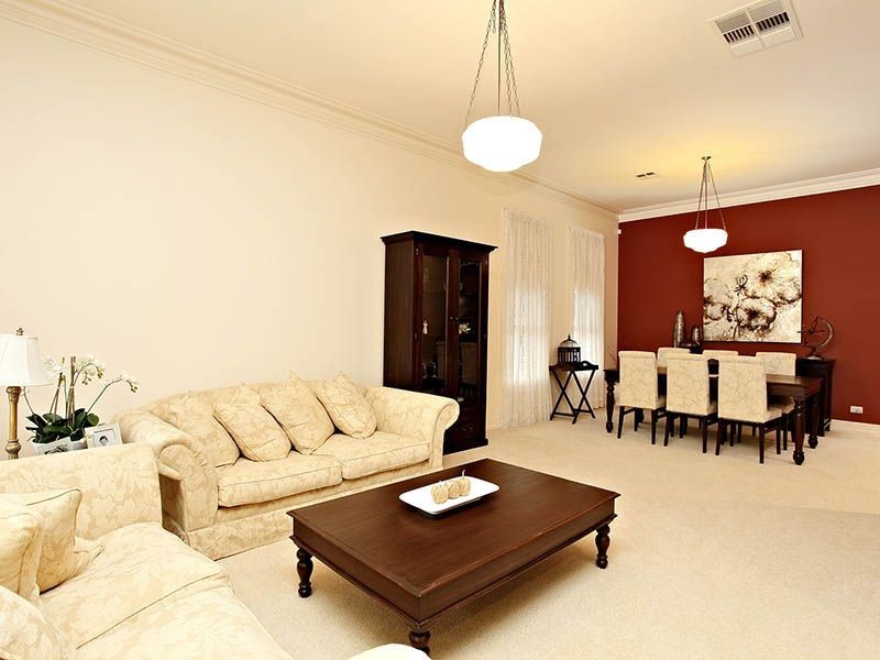 11 Lamplight Way, Attwood VIC 3049