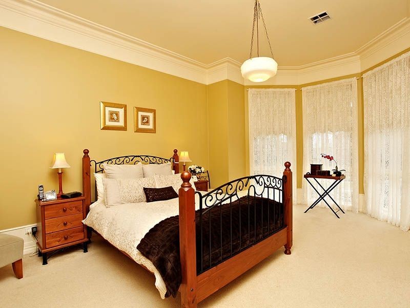 11 Lamplight Way, Attwood VIC 3049