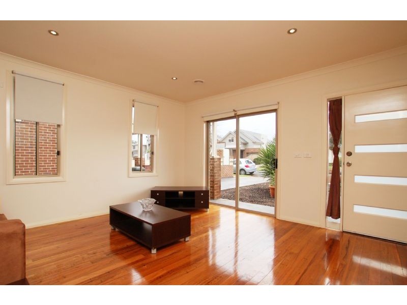 2/13 Harold Street, Glenroy VIC 3046