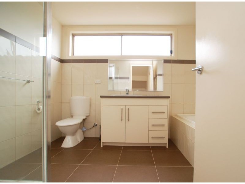 2/13 Harold Street, Glenroy VIC 3046