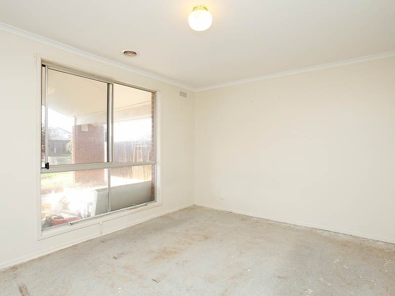 33 Arnside Crescent, Westmeadows VIC 3049