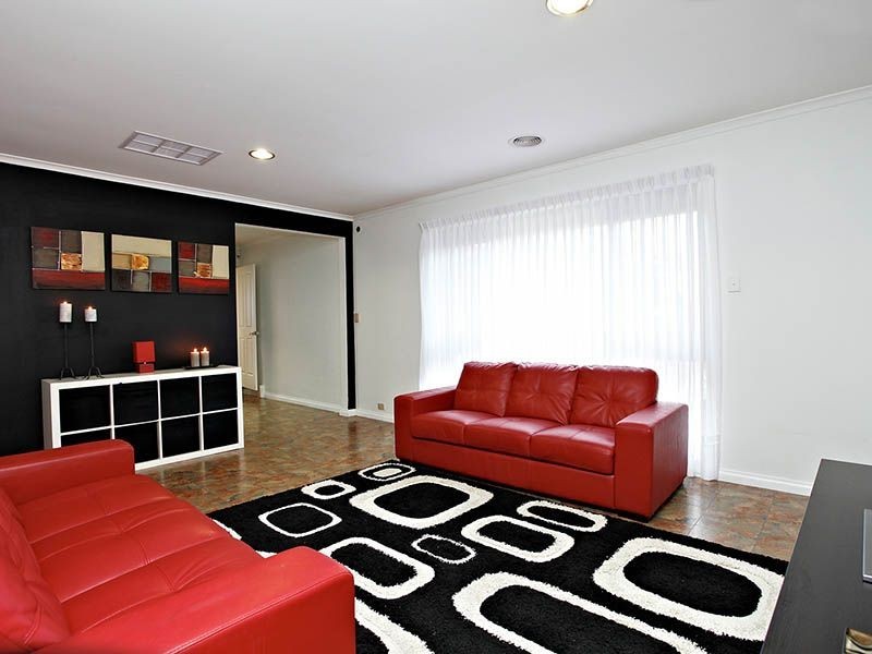 4 Teala Court, Gladstone Park VIC 3043