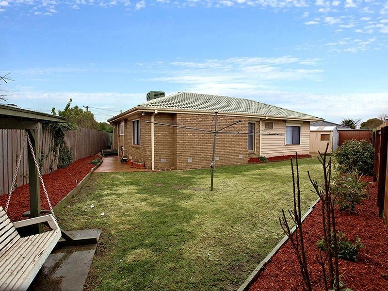 4 Teala Court, Gladstone Park VIC 3043