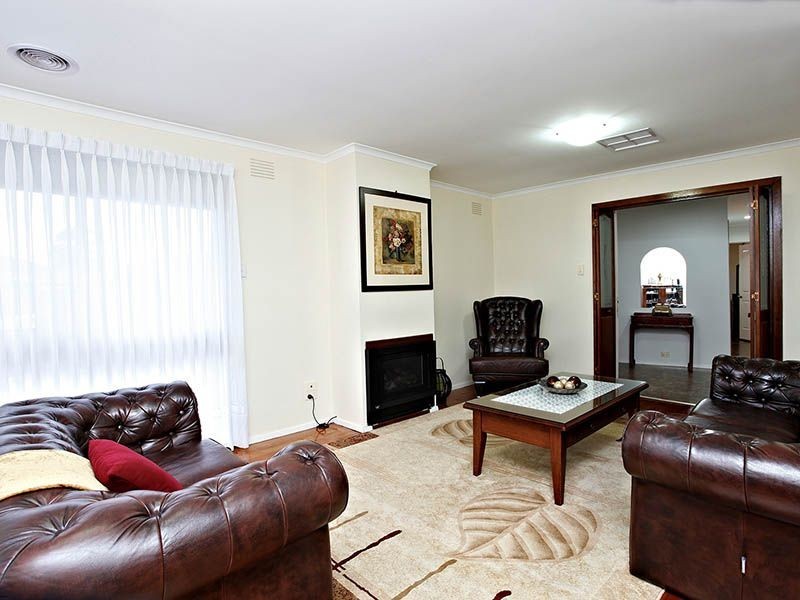 4 Teala Court, Gladstone Park VIC 3043