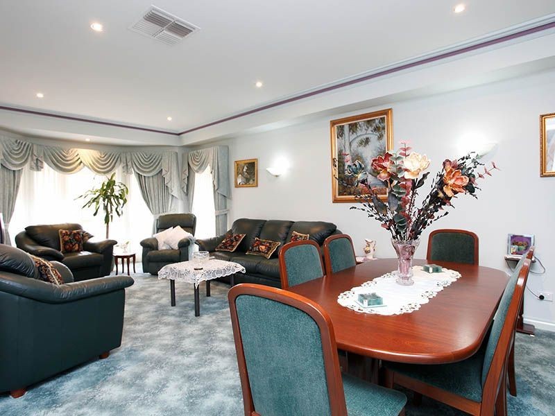 27 Stonebridge Way, Attwood VIC 3049