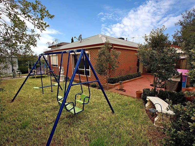 11 Lamplight Way, Attwood VIC 3049