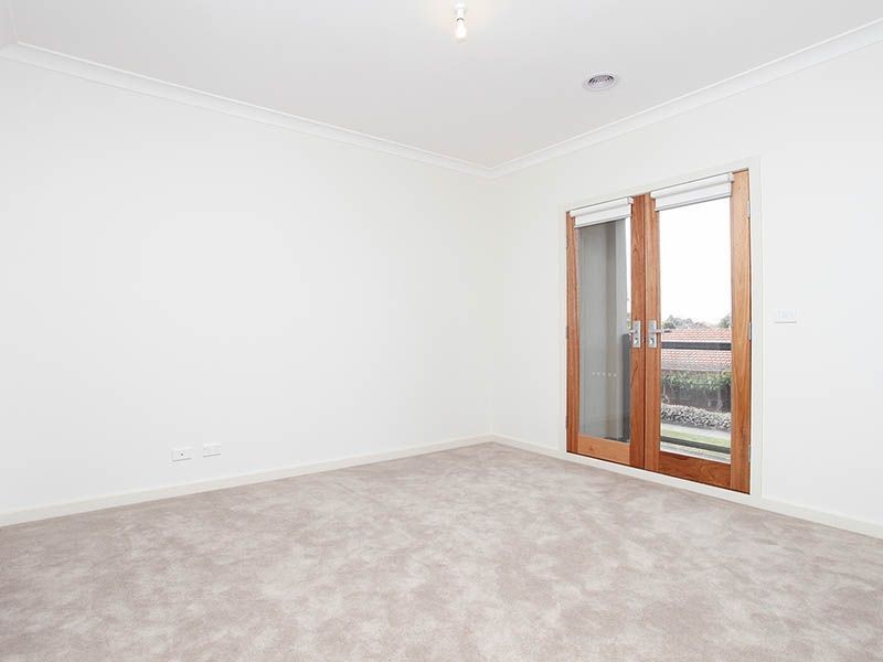 4/1-5 Heversham Grove, Greenvale VIC 3059