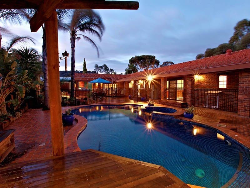 35 Heversham Grove, Greenvale VIC 3059