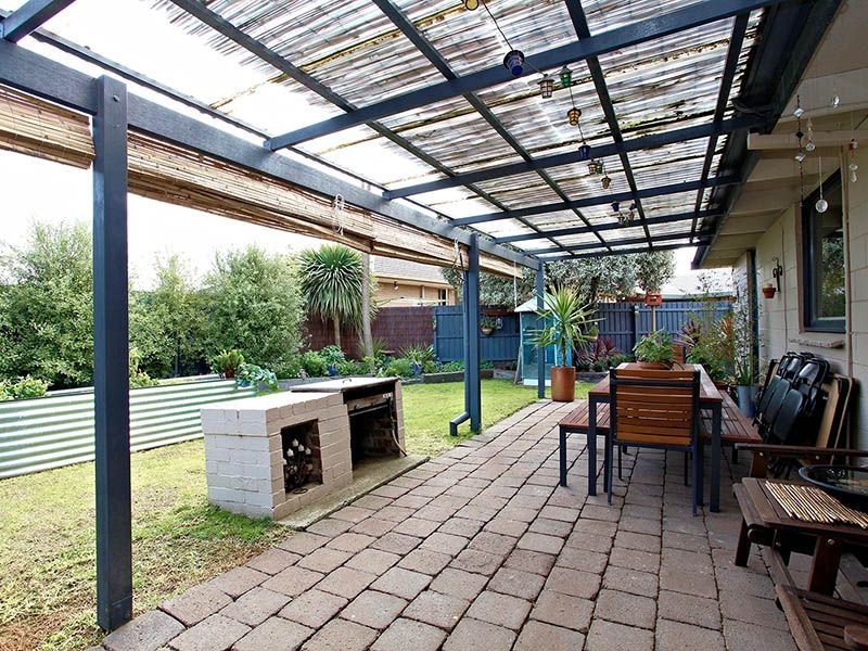105 South Circular Road, Gladstone Park VIC 3043