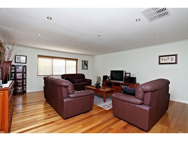 25 Tadstan Drive, Tullamarine VIC 3043