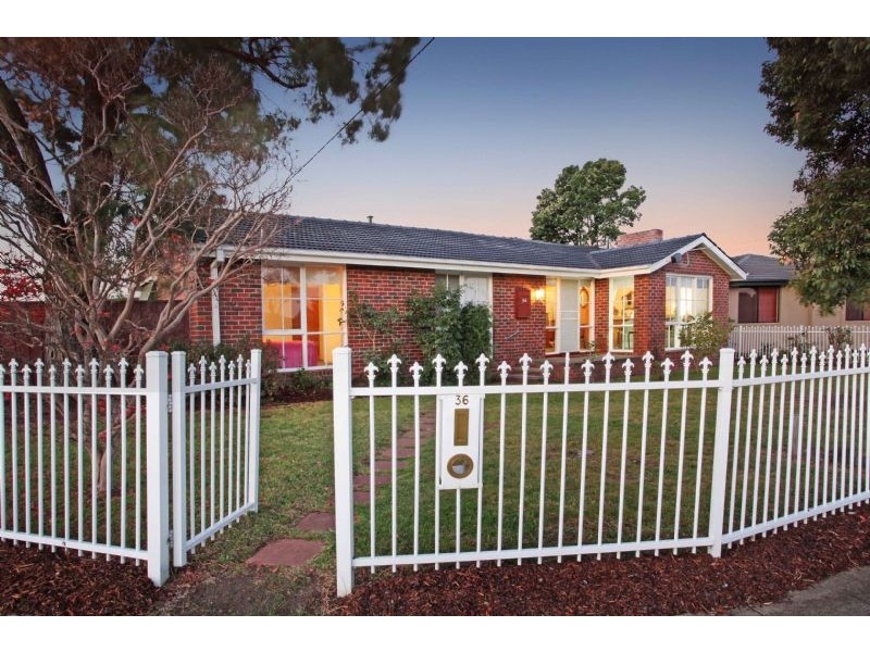 36 Aylesbury Crescent, Gladstone Park VIC 3043
